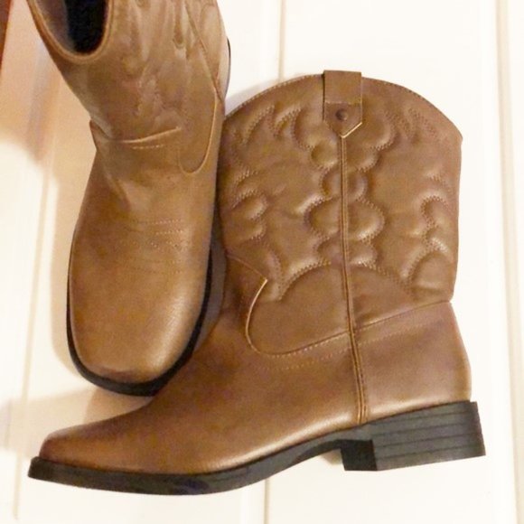 Boots boys new size 3M, 4M, 5M or 6M man made Faded Glory brown - Picture 1 of 5